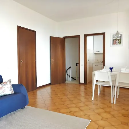 Lilli Apartment *